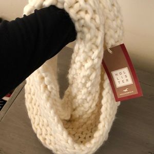 Knit scarf